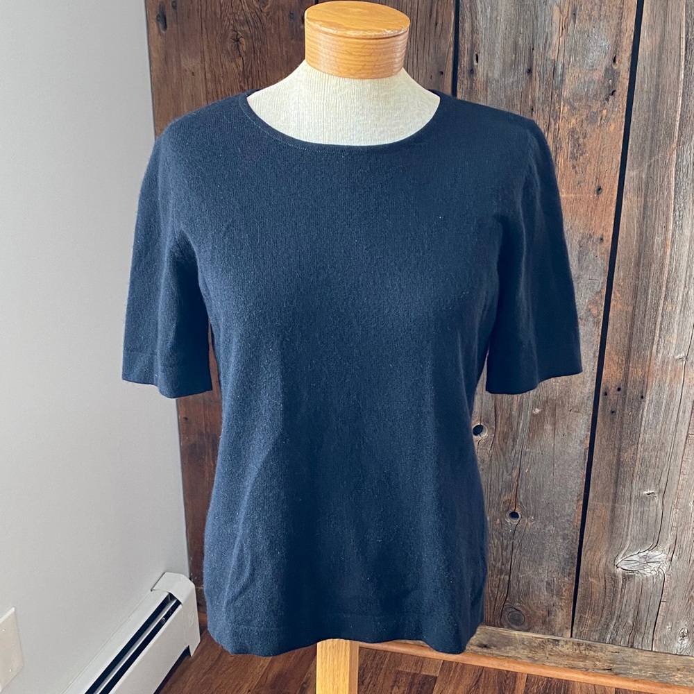 100% cashmere black short sleeve crewneck sweater Sz M Sutton Studio